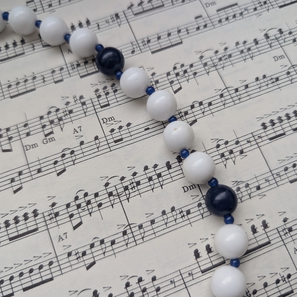 Elegant White and Blue Beaded Necklace - Picture 3 of 4